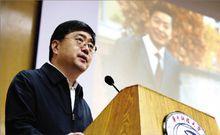 華中科技大學黨委書記路鋼在發言