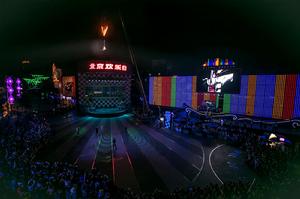 萬人見證喝彩張瑞寧高空火焰逃脫