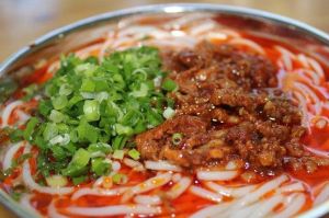 炸醬米線 炸醬米線