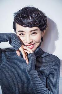 李崢[中國女性演員]