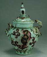 青花釉里紅堆貼四靈塔蓋罐 青花釉里紅堆貼四靈塔蓋罐