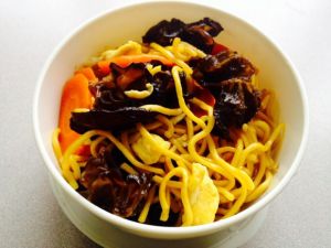 木耳炒麵