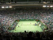 採用綠色Rebound Ace材質的羅德拉沃爾球場