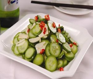 快炒黃瓜片 快炒黃瓜片