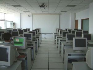 （圖）計算機室 