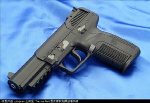 比利時57式手槍