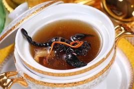 丹參田七燉烏雞湯 丹參田七燉烏雞湯