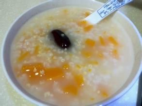 南瓜蛋黃小米粥 南瓜蛋黃小米粥