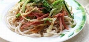 火腿蛋皮涼麵 火腿蛋皮涼麵