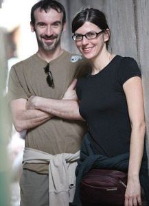 克羅埃西亞的電影製片人維斯蒂卡和設計師格魯比稀奇分手後，開始收集失戀物品