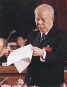 萬里被任命為鐵道部部長