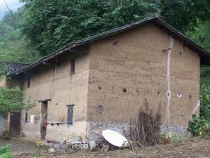 何家屋基自然村 何家屋基自然村