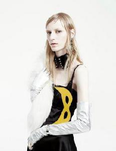 茱莉亞·諾碧斯 茱莉亞·諾碧斯