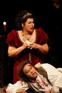 2004年,中國男高音歌唱家戴玉強首次登上英國皇家歌劇院舞台