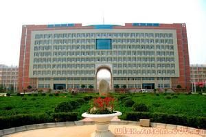 陝西中醫學院－大門