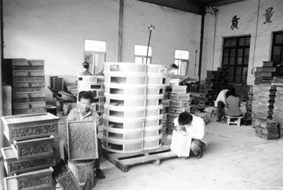 （圖）聚豐工藝品有限公司產品油漆現場