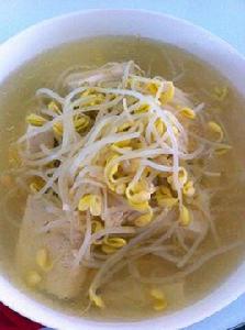 黃豆芽豆腐湯 黃豆芽豆腐湯