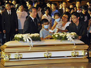 8名遇難港人遺體歸國 家屬悲痛欲絕