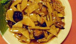 杏仁煨雞 杏仁煨雞