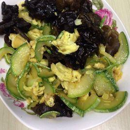 木耳角瓜炒蛋 木耳角瓜炒蛋