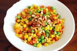 松仁拌玉米 松仁拌玉米