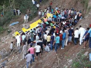 4·9印度校車墜谷事故 4·9印度校車墜谷事故