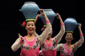 平壤統一藝術團的表演