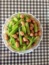 芹菜拌花生米 芹菜拌花生米