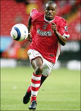 達倫&middot;本特(照片1)