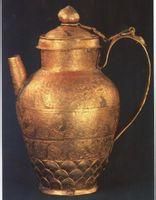 鴛鴦蓮瓣紋金執壺 鴛鴦蓮瓣紋金執壺