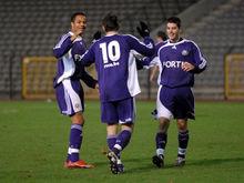 昆廷&middot;克羅門(右)