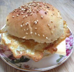 火腿芝士蛋堡 火腿芝士蛋堡