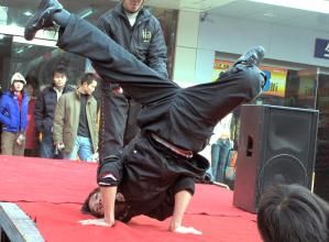 布瑞克舞 布瑞克舞