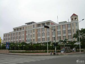 青島經濟技術開發區富春江路國小