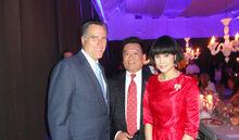 （左）2012年美國總統候選人羅姆尼