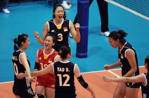 中古站 中國隊慶祝得分