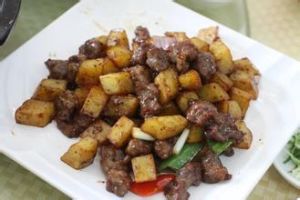 醬燜薯仔牛肉 醬燜薯仔牛肉