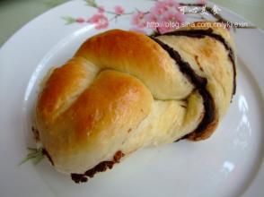 可可卡士達花形圓麵包 可可卡士達花形圓麵包