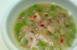 銀耳絲瓜湯 銀耳絲瓜湯