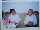 陳運和到北京李瑛家坐在客廳交談。