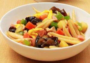 鮮蔬剪刀面 鮮蔬剪刀面