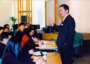 （圖）孫振耀在惠普商學院講課