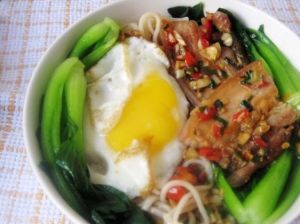 辣味烤腸雞蛋面 辣味烤腸雞蛋面