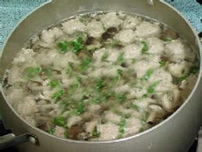 本菇肉丸湯
