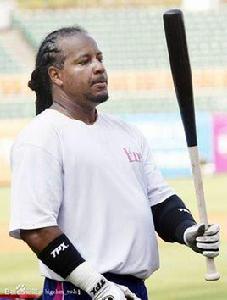 曼尼·拉米瑞茲