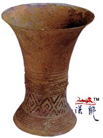 鏤孔雷紋觚 鏤孔雷紋觚