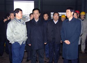 信鋼公司董事長、總經理何殿洲