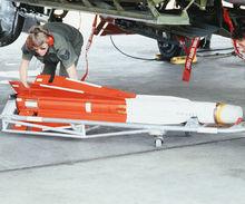 AIM-4空地飛彈是半主動式尋的制導