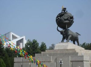 地震紀念碑[阿什哈巴德市]