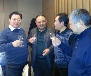 張金洲(左)、呂世傑與吉爾吉斯坦議員